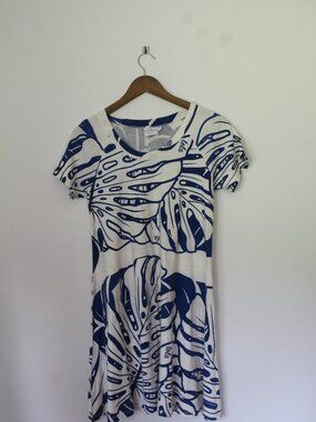 Simply Sisters dress size small